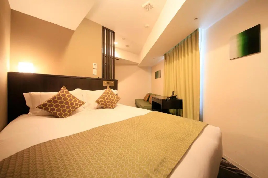 Corner Superior Double room (full double bed)