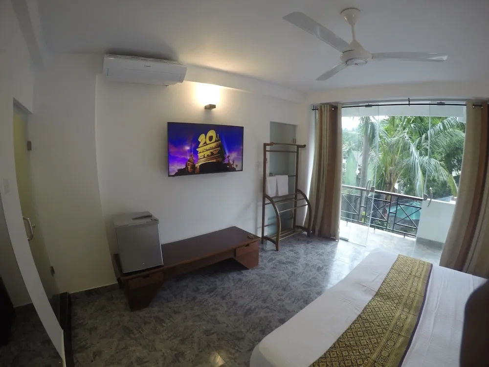 Superior Triple room with balcony and with view