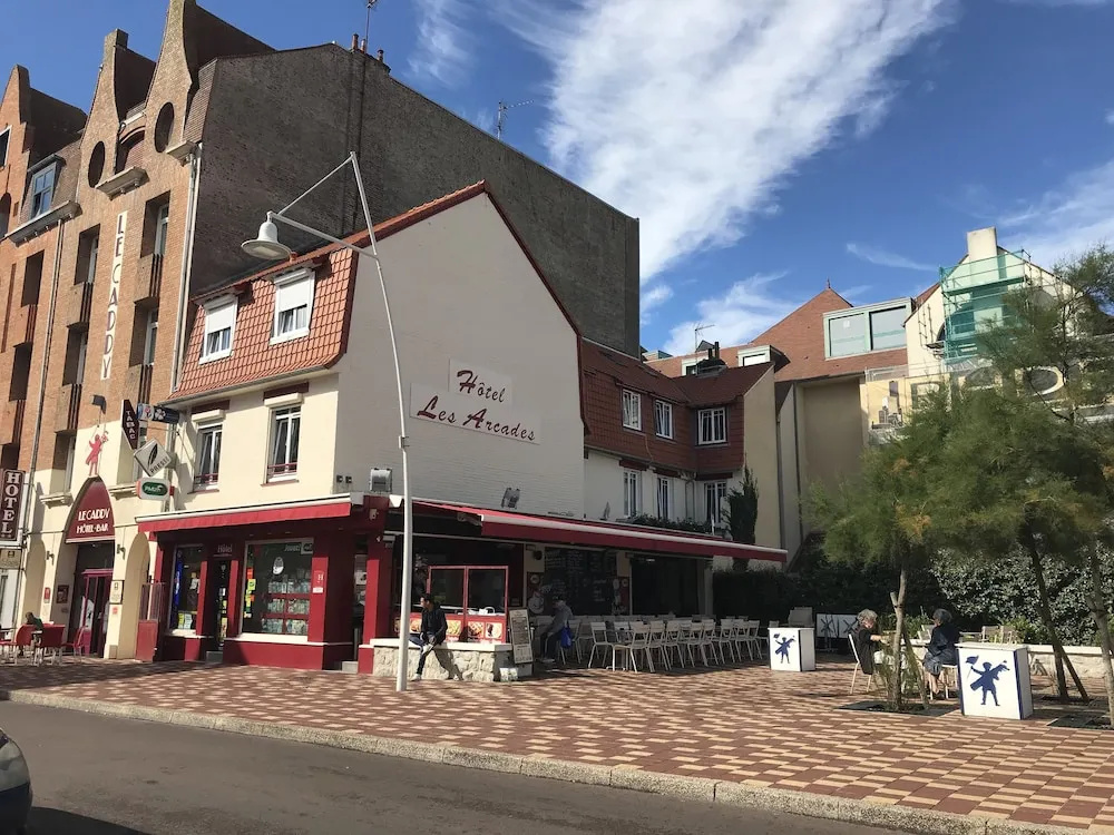 Les Arcades