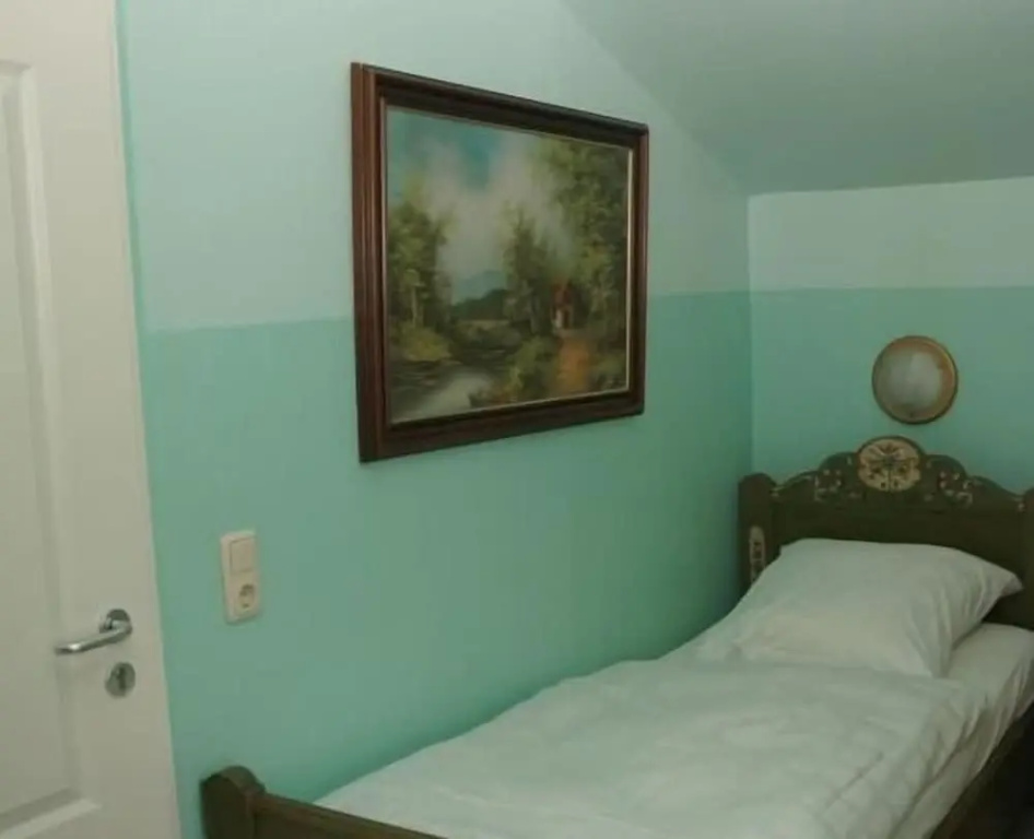 Economy room