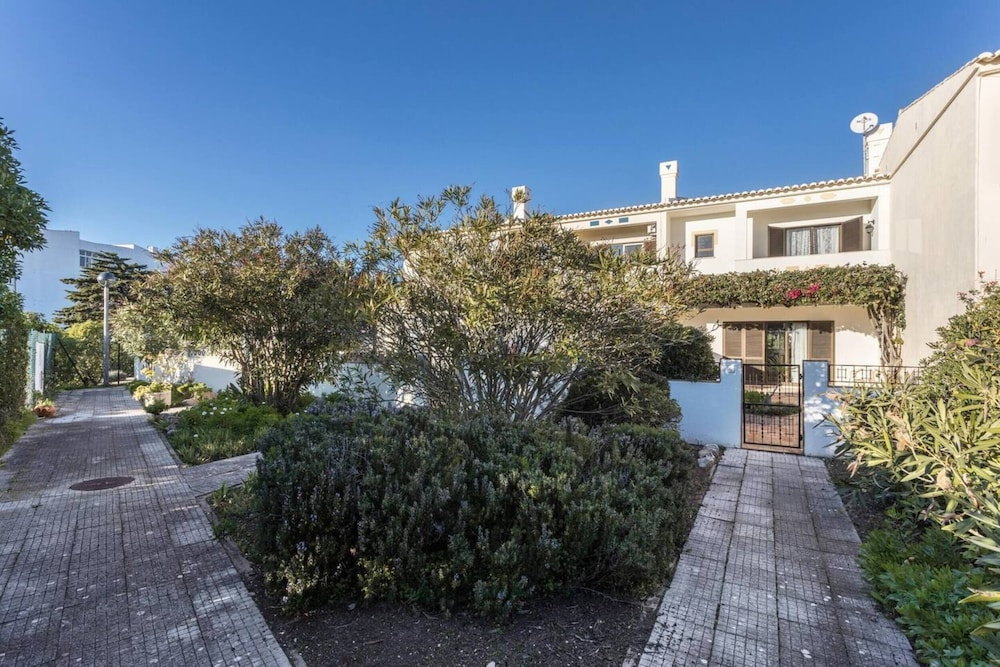 Beautiful Villa in Praia da Salema max 6 People