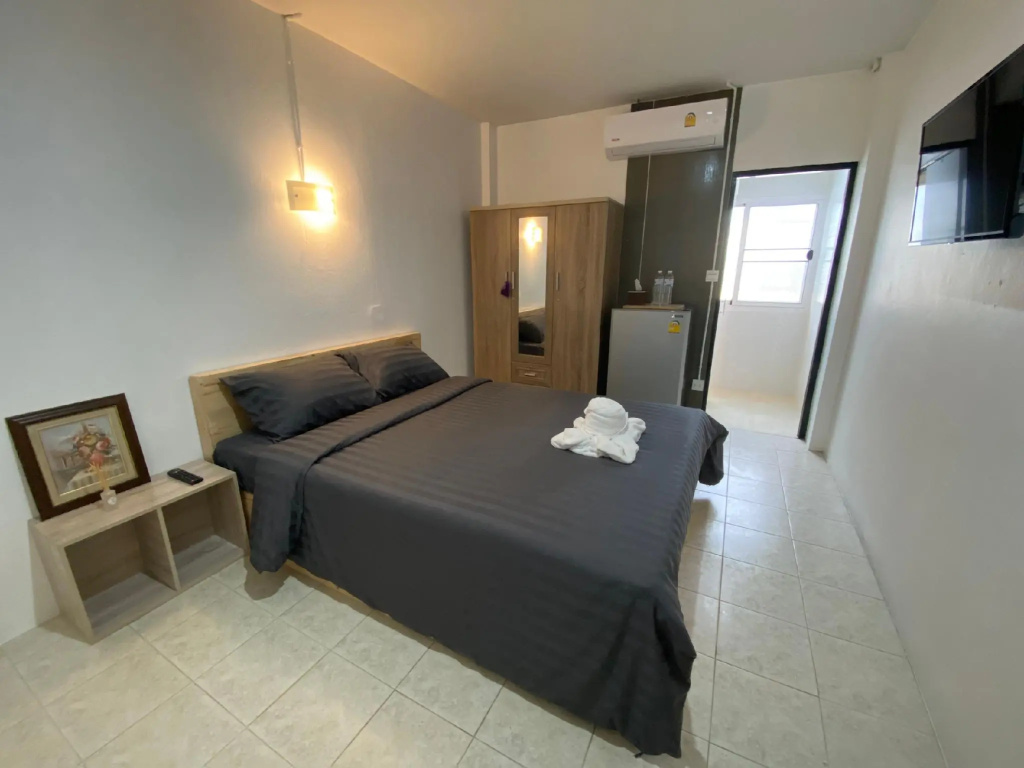 Standard Double room (full double bed)