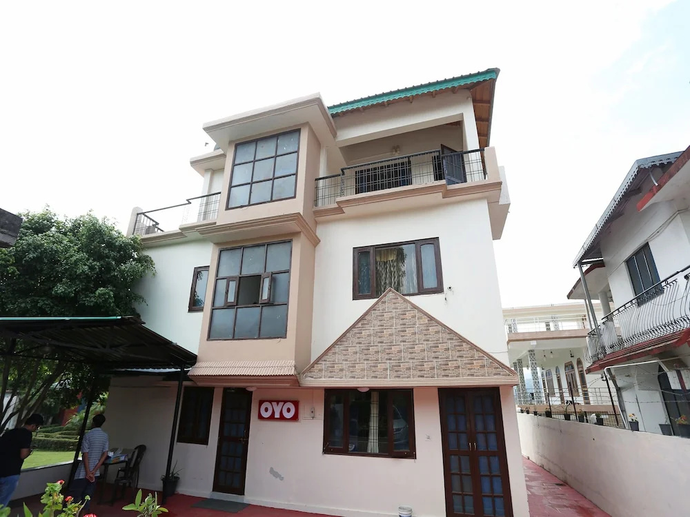 Oyo 14877 Alinda Guest House