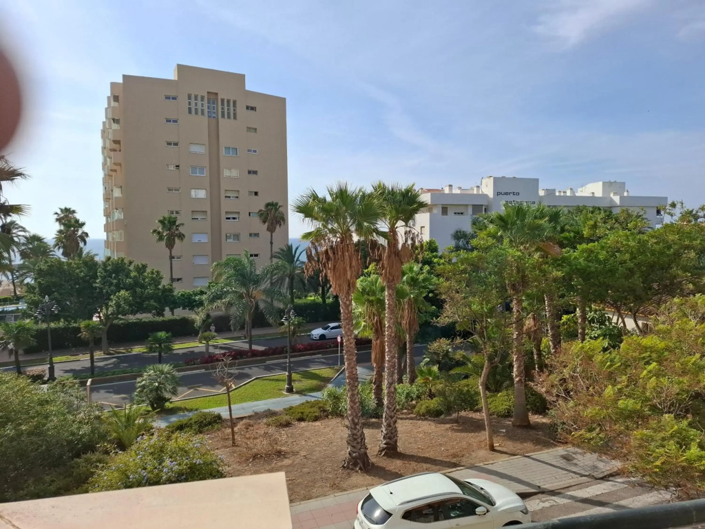 Central 2-Bed Apartment in Estepona Port