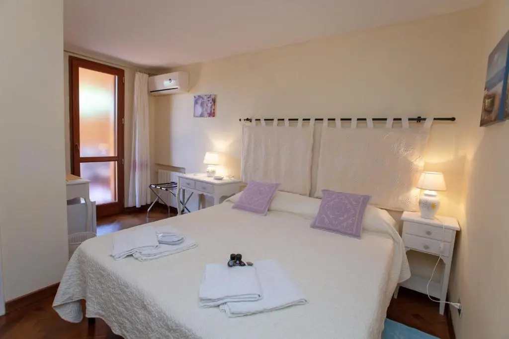 Standard Double room with garden view (full double bed)