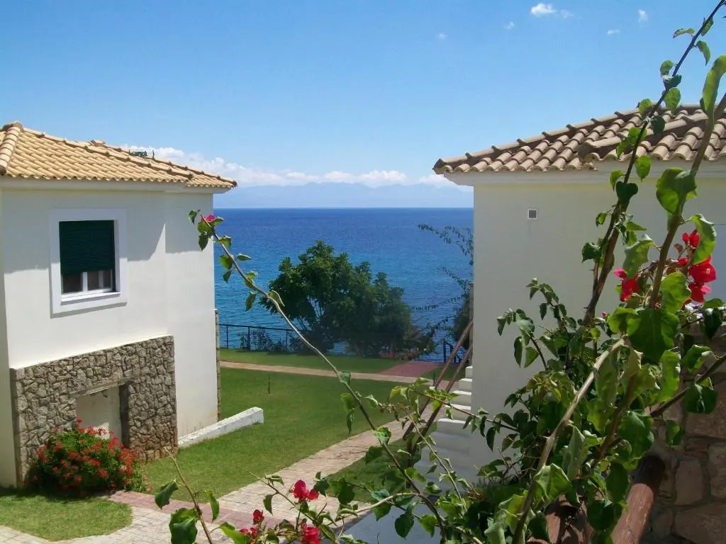 Cottage with partial sea view