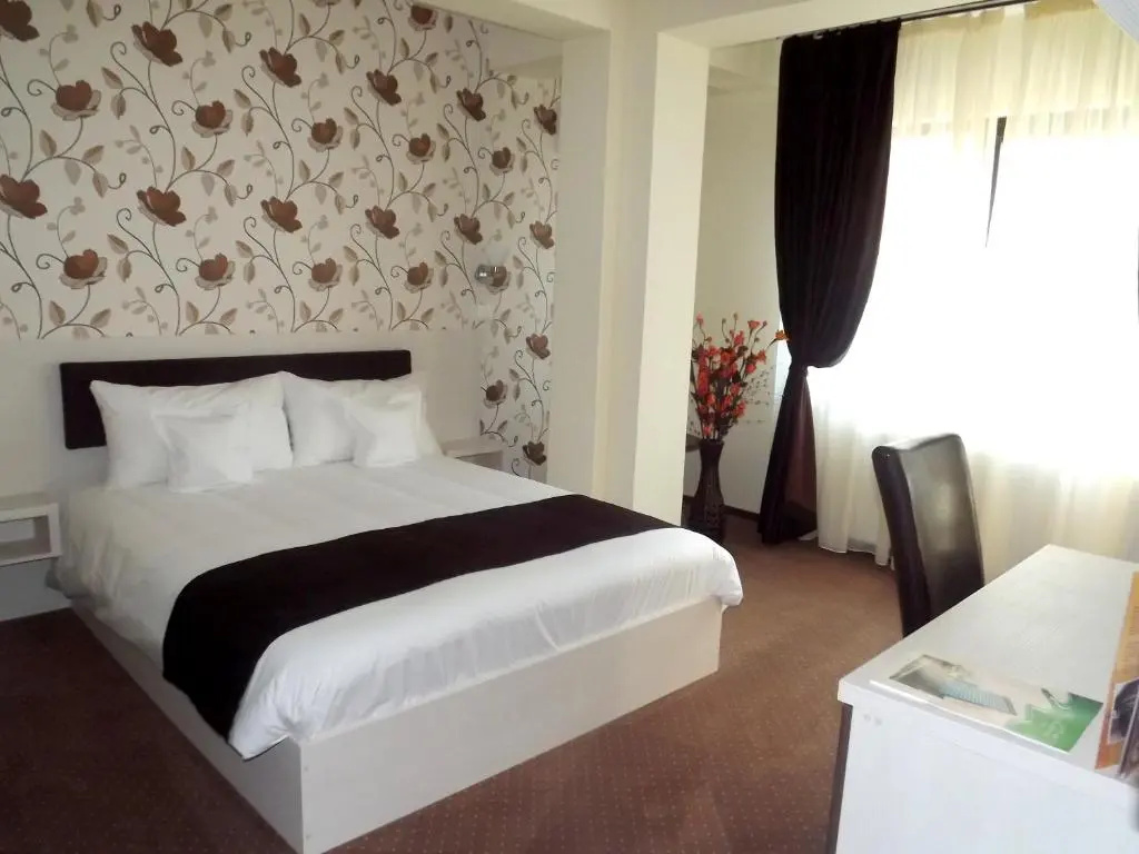 West Plaza Residence - Chambres