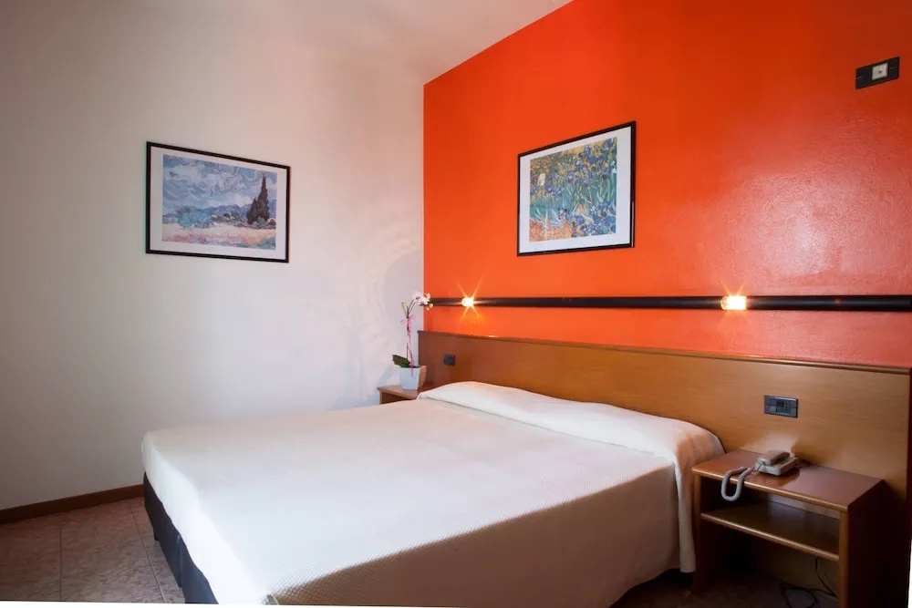 Economy Double room (twin beds)