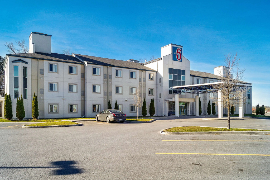 Motel 6 Peterborough, On