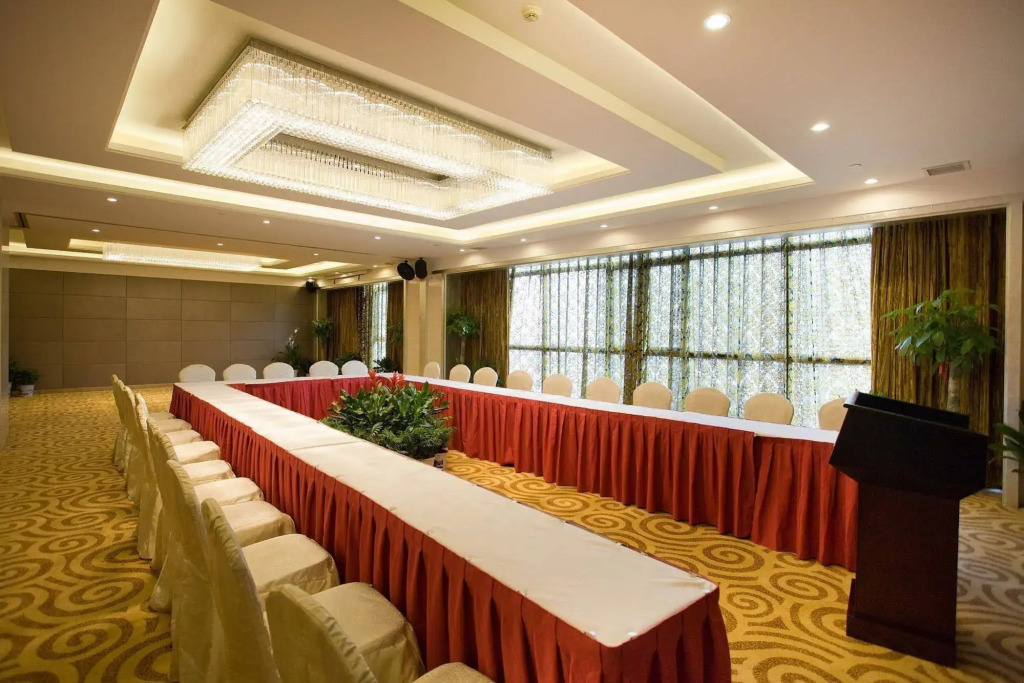 Jinlu International Hotel - фото 8