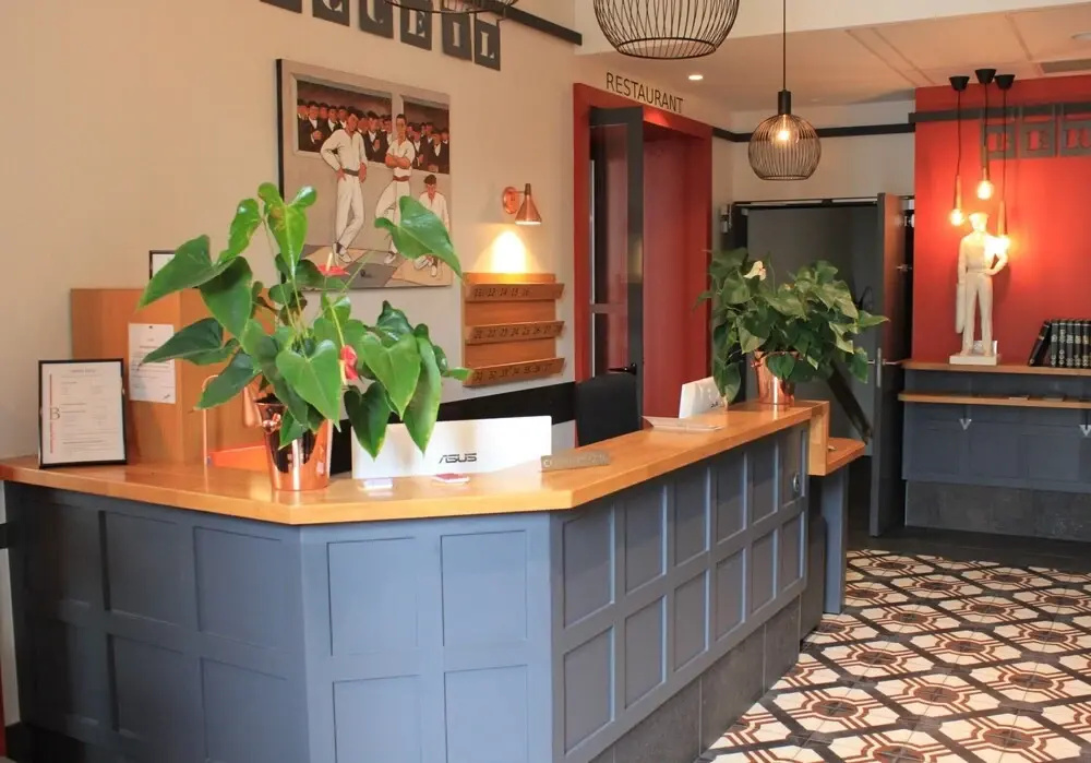 Lobby & Reception