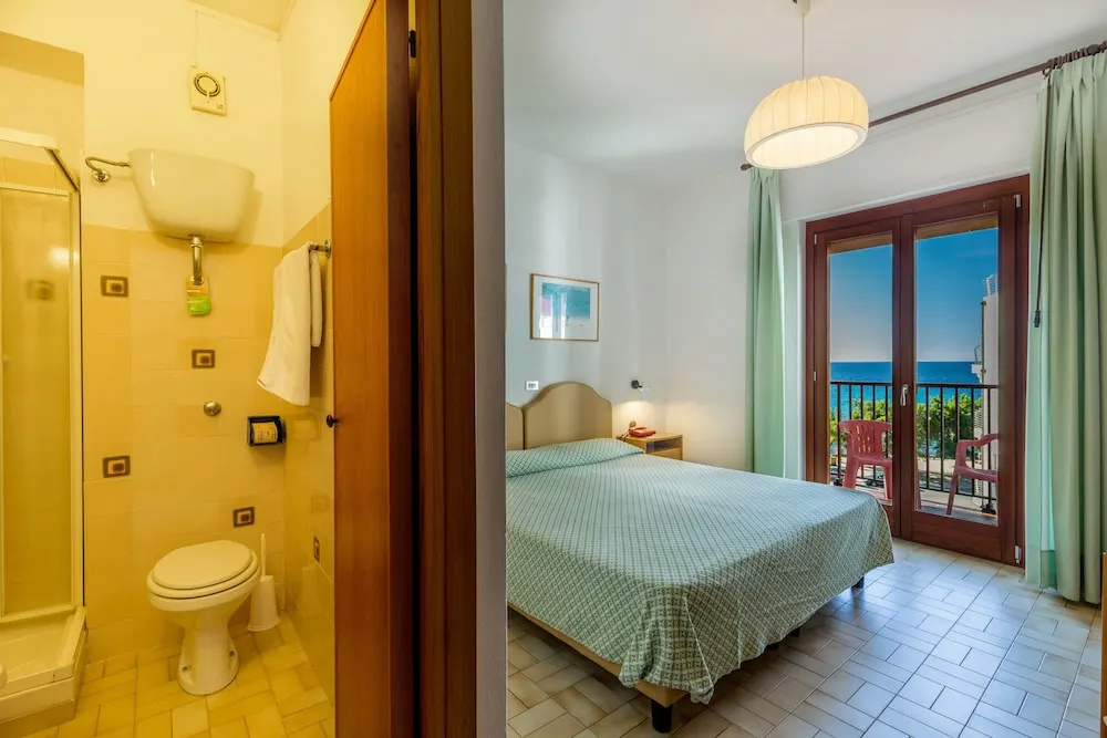 Classic Triple room