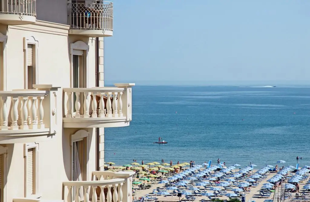 Beach & Waterfront