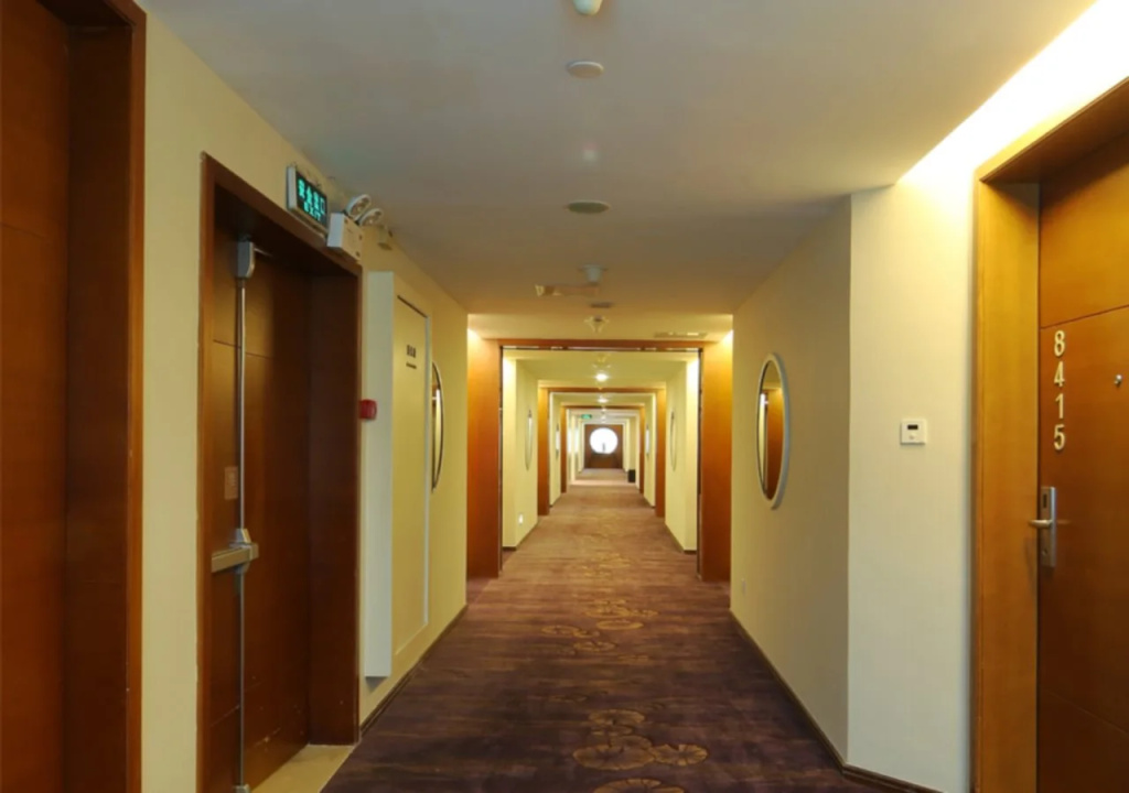 Lobby & Reception