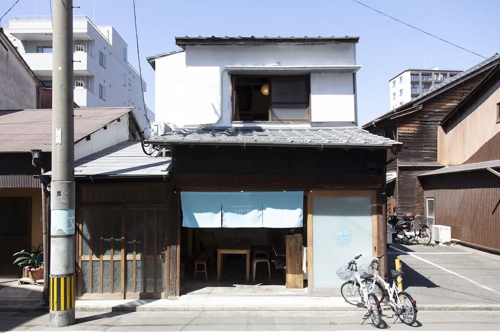 Fukuoka Guesthouse SHIP - Hostel