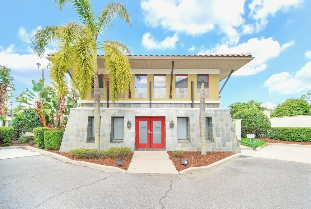 Near Disney - 4BR Townhome - Resort Pool Access