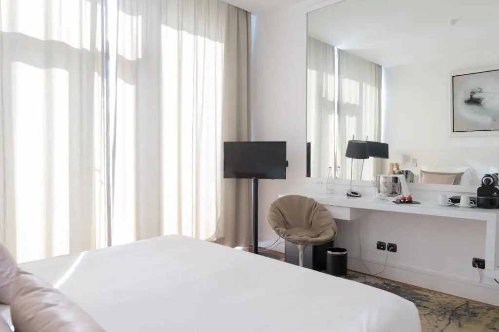 Deluxe Double room (full double bed)
