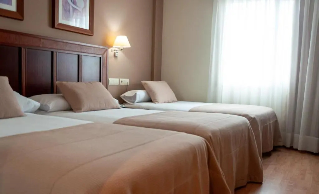 Hotel Santiago de León - Chambres