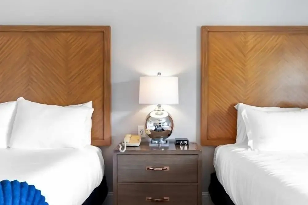 Premium Quadruple room with partial view