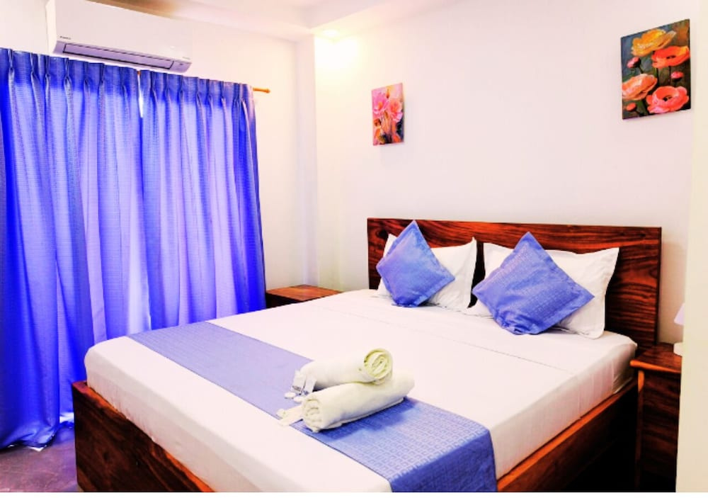 Standard Double room with balcony (full double bed)