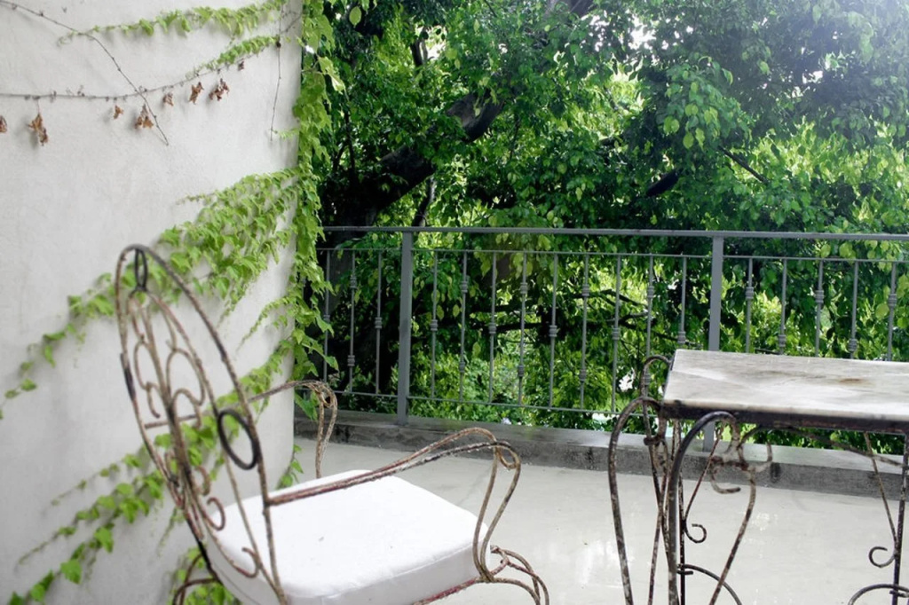 Balcony & Terrace