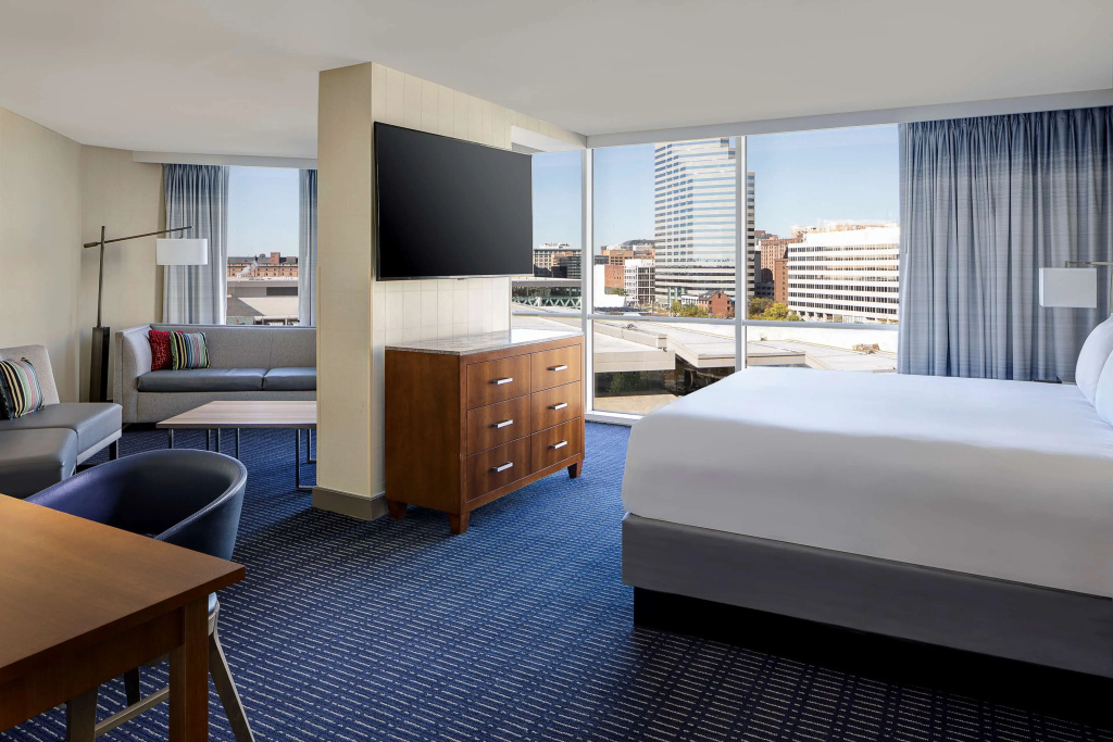 Deluxe Double room (full double bed)