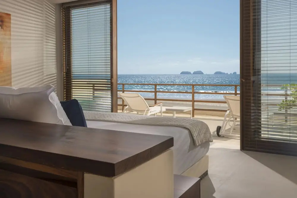 2 Bedrooms Villa beachfront