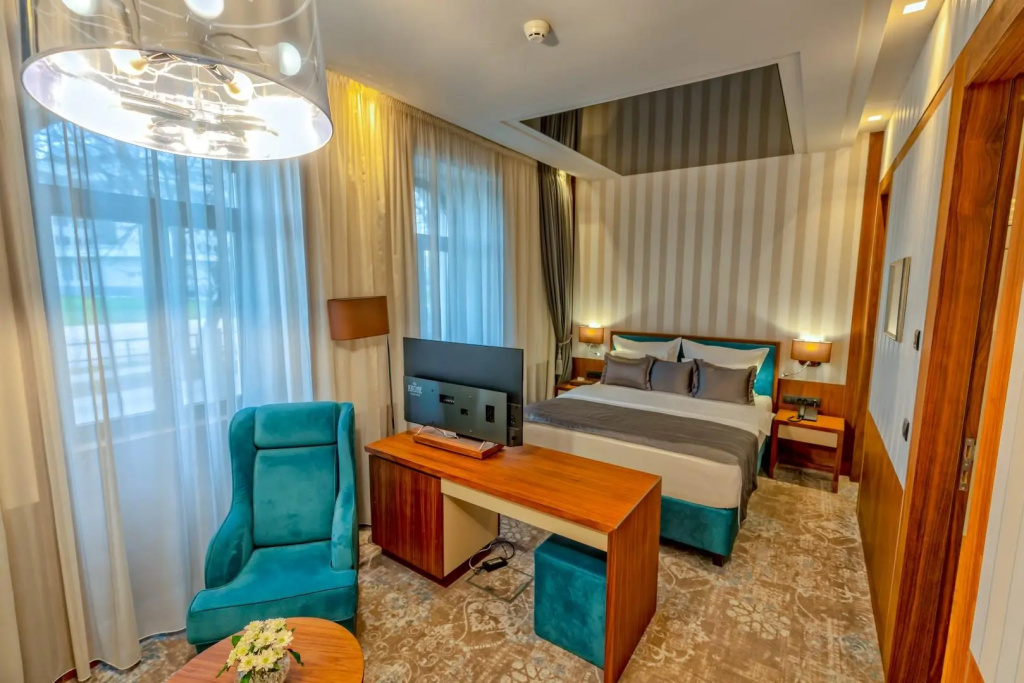 Superior Double room (full double bed)