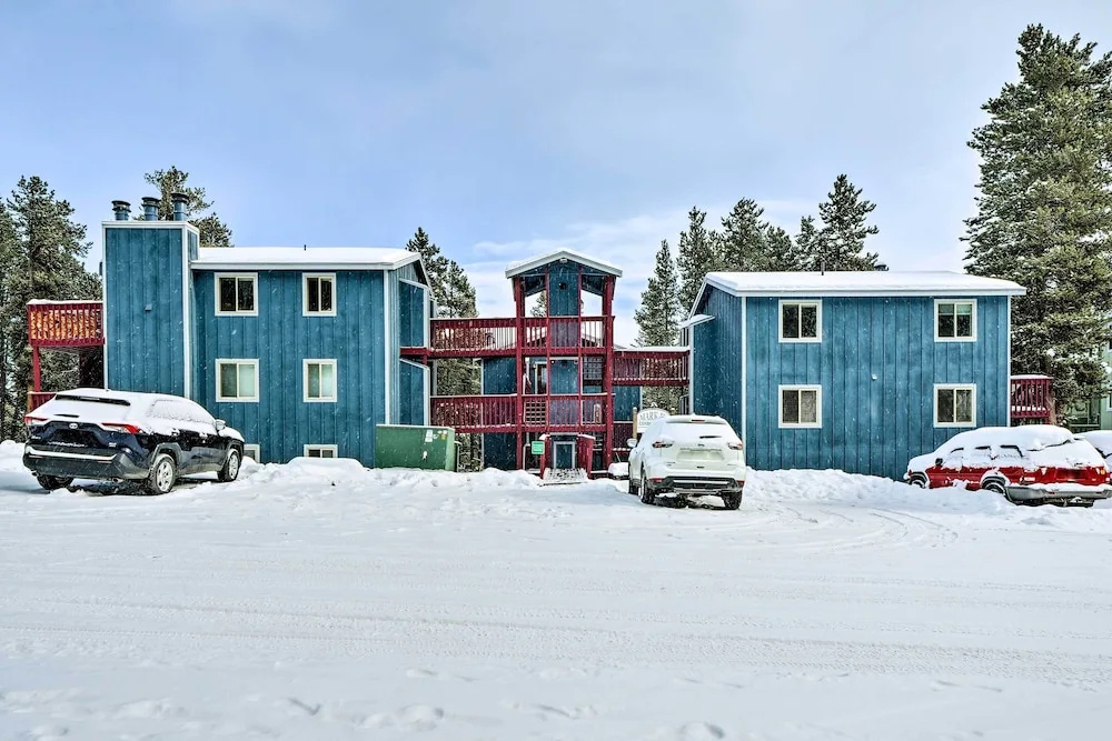 Free Ski Shuttle: Mtn Escape in Breckenridge!