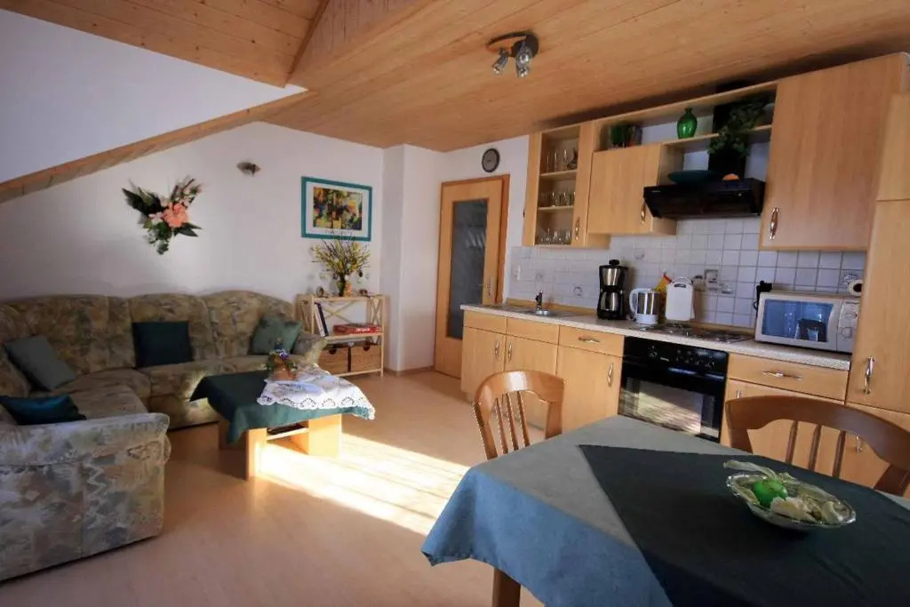 3 Bedrooms Apartment