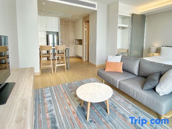 Двухместная студия Deluxe двуспальная кровать в Oakwood Suites Bangkok