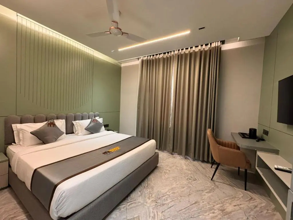 Hotel Mumbai House - Pithampur