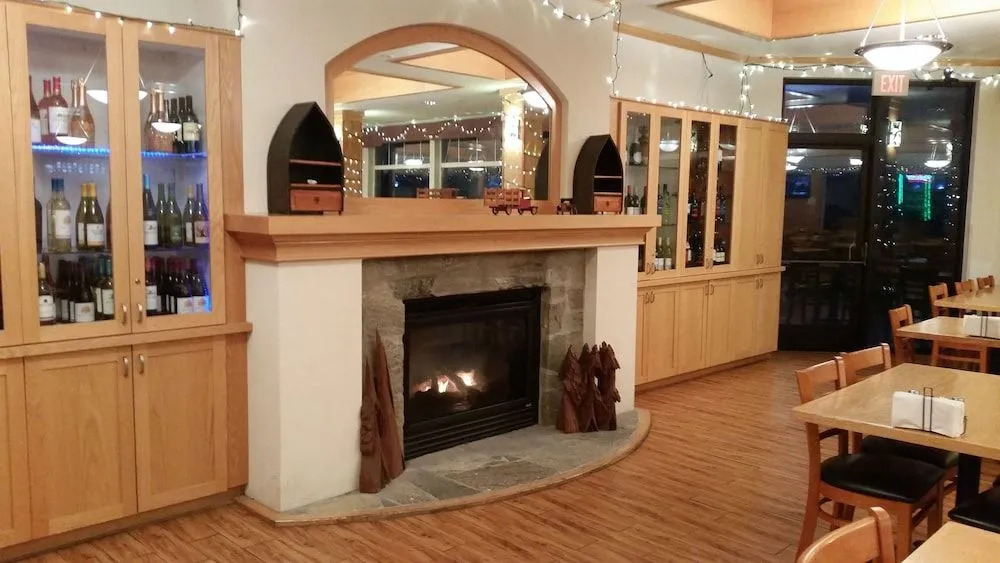 Hampton Inn & Suites Crescent Cty — фото