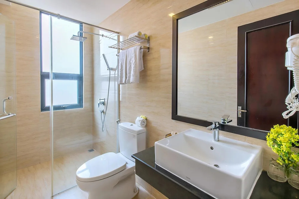 Deluxe Double room with city view (full double bed)