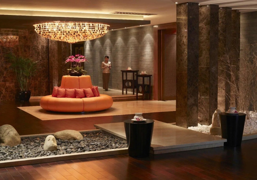 Lobby & Reception