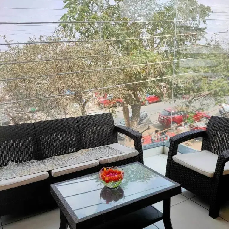 Anroute Stays127- Opposite Bansal Hospital