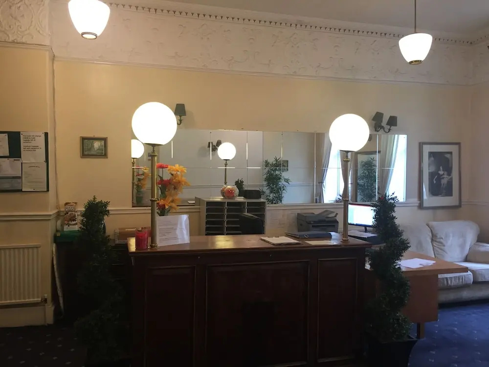 Lobby & Reception