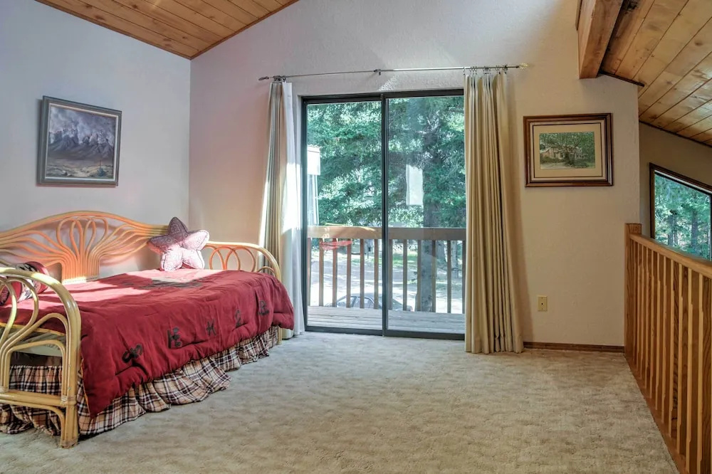 Cloudcroft Mtn Home w/ Patio, Walk to Golf Course! - фото 5