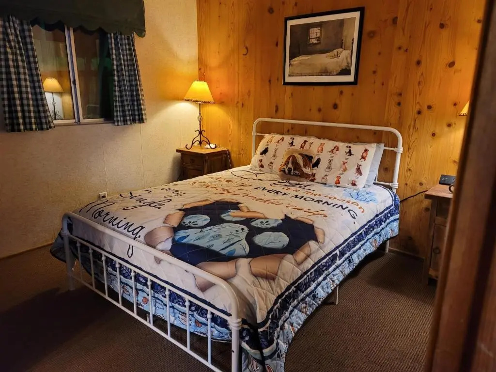 Double Suite (full double bed)
