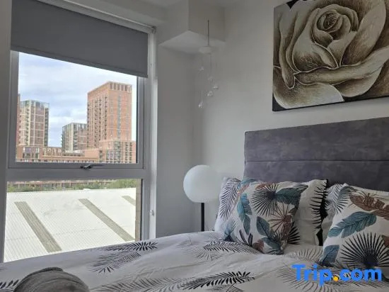 Mega3 Central Manchester Luxury 2-Bedroom,2-Baths with Secured Free Car Park