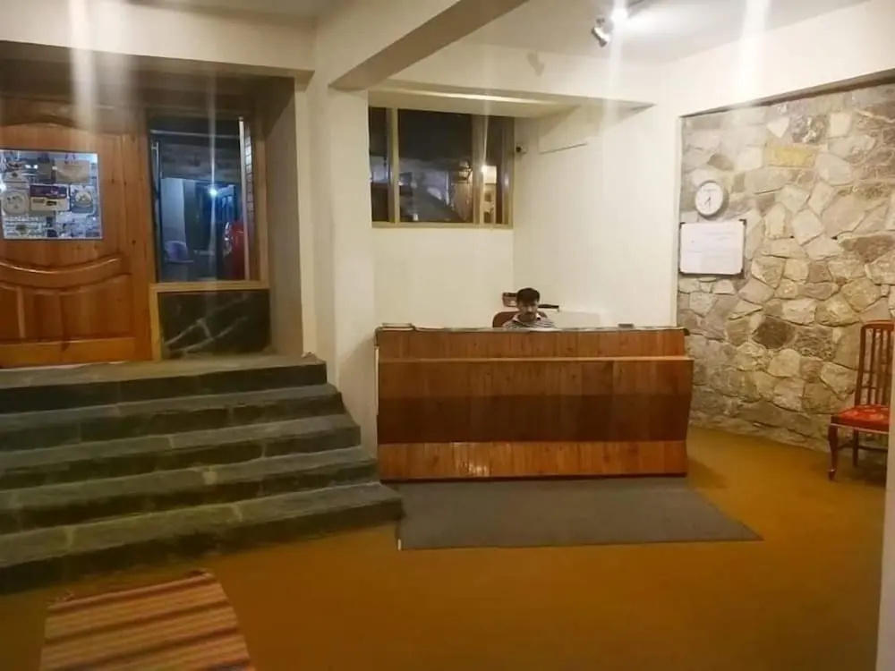 Lobby & Reception