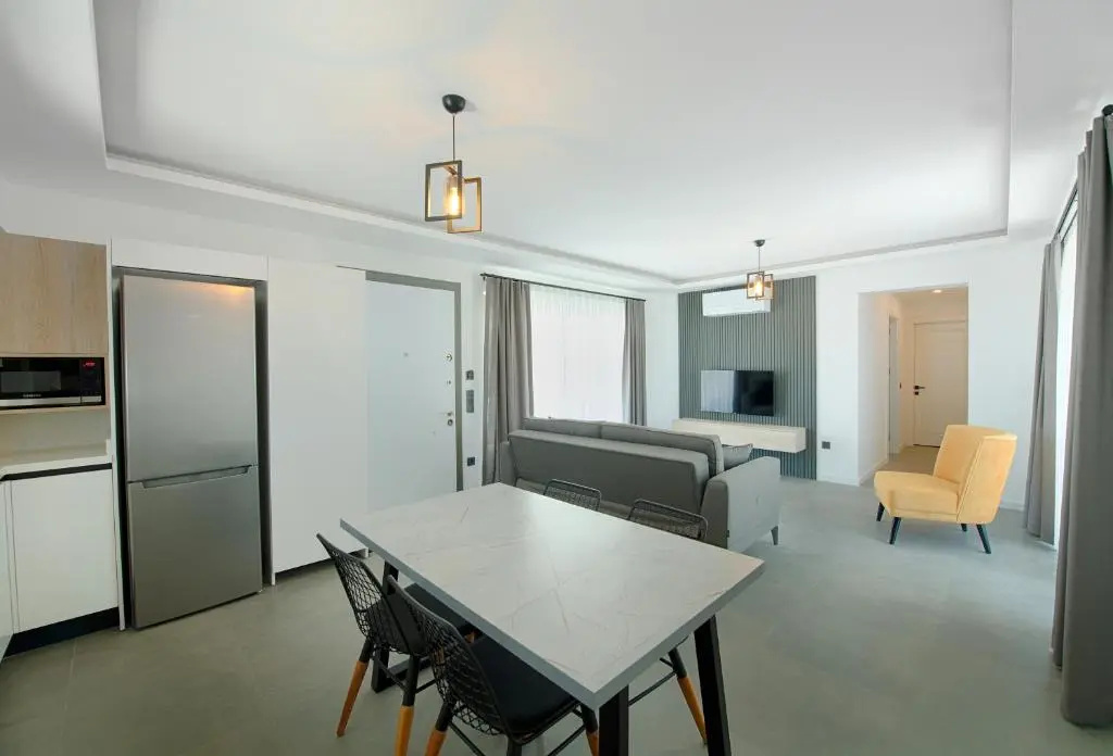 Apartment with pool view