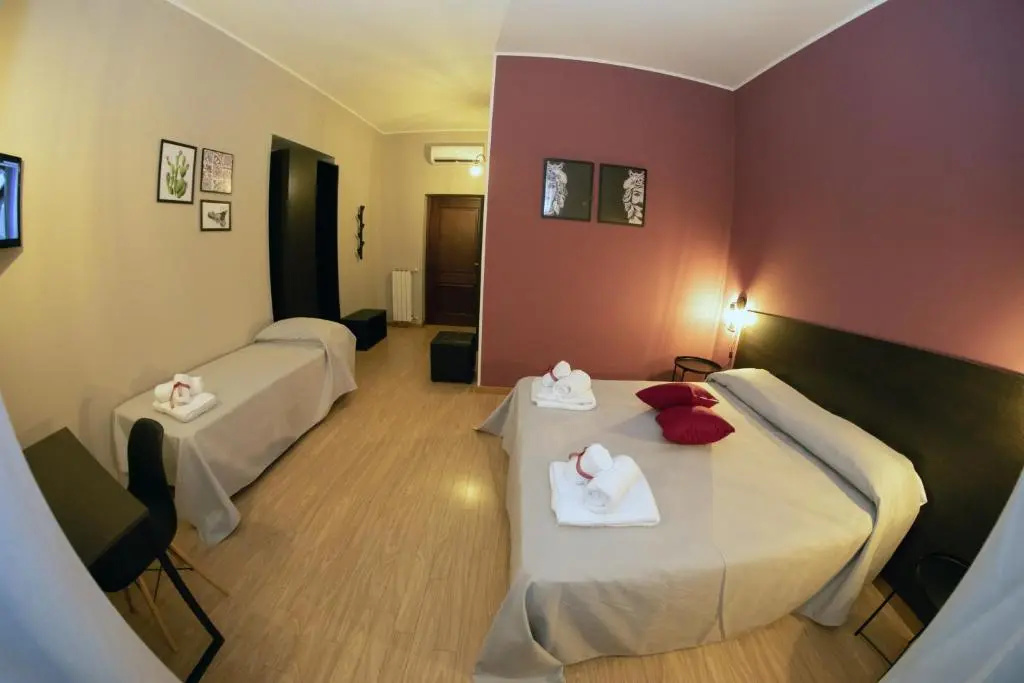 Standard Triple room