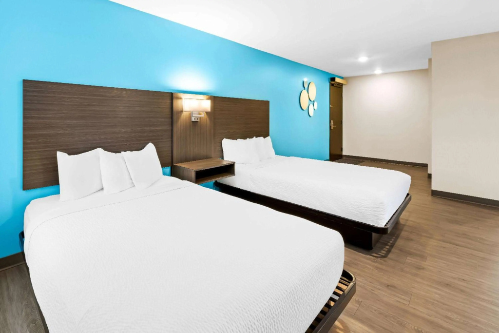 Howard Johnson by Wyndham Thunder Bay — 4