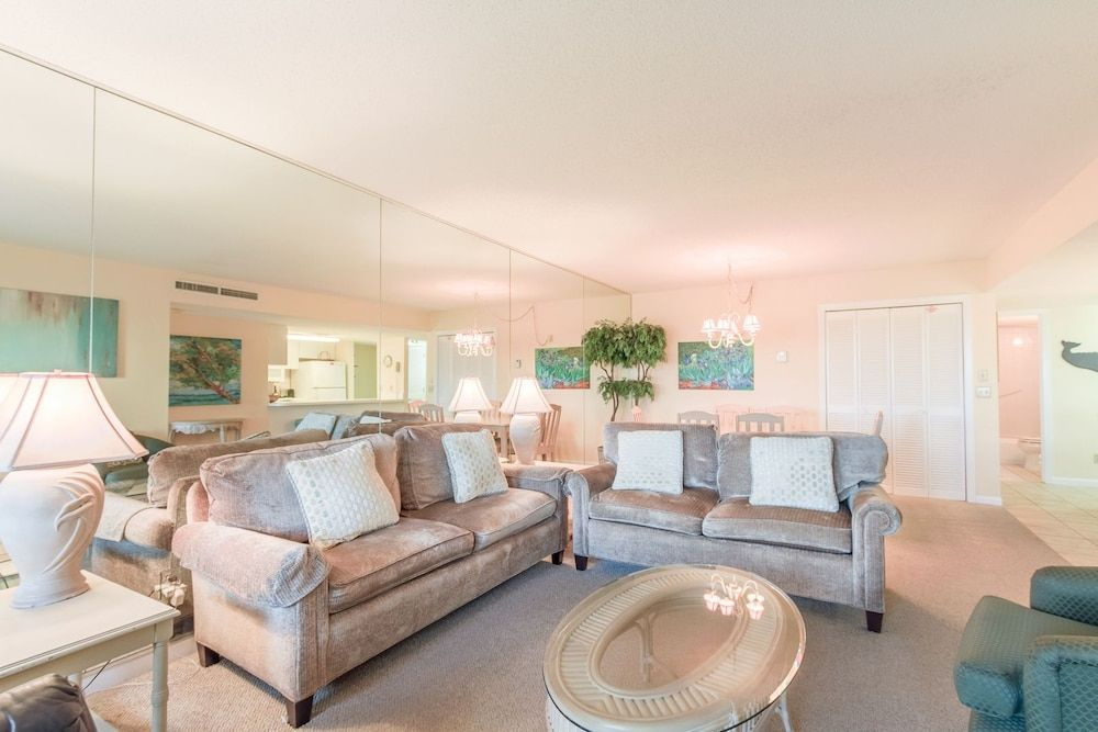Gulf Shore Condo #118 - 2 Br condo by RedAwning