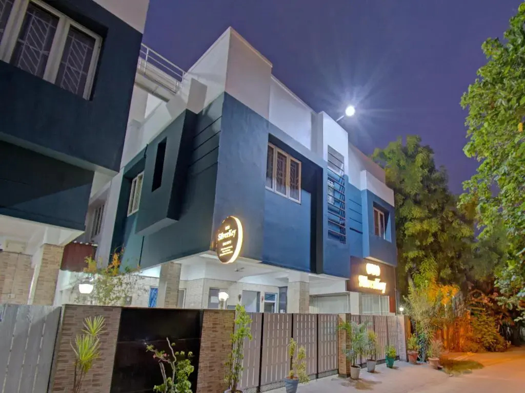 Hive Service Apartment by OYO Rooms