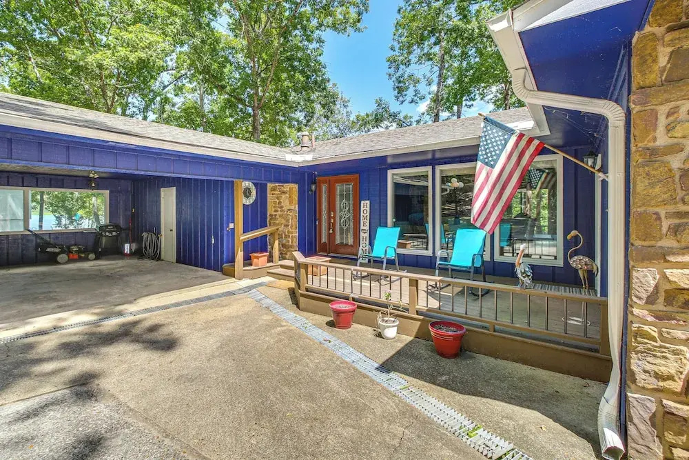Lakefront Hot Springs Vacation Rental w/ Dock!