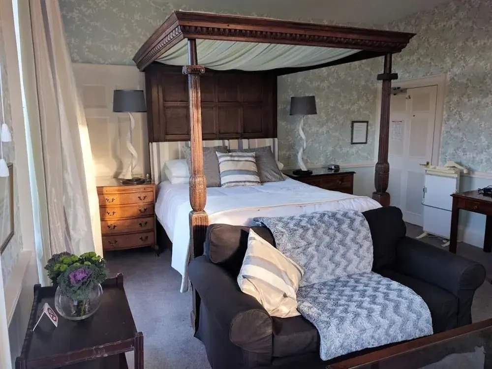 Luxury Double room (full double bed)