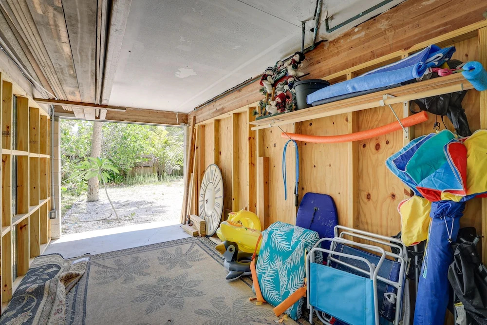 Scenic Siesta Key Home ~ 1 Mi to Village & Beach!