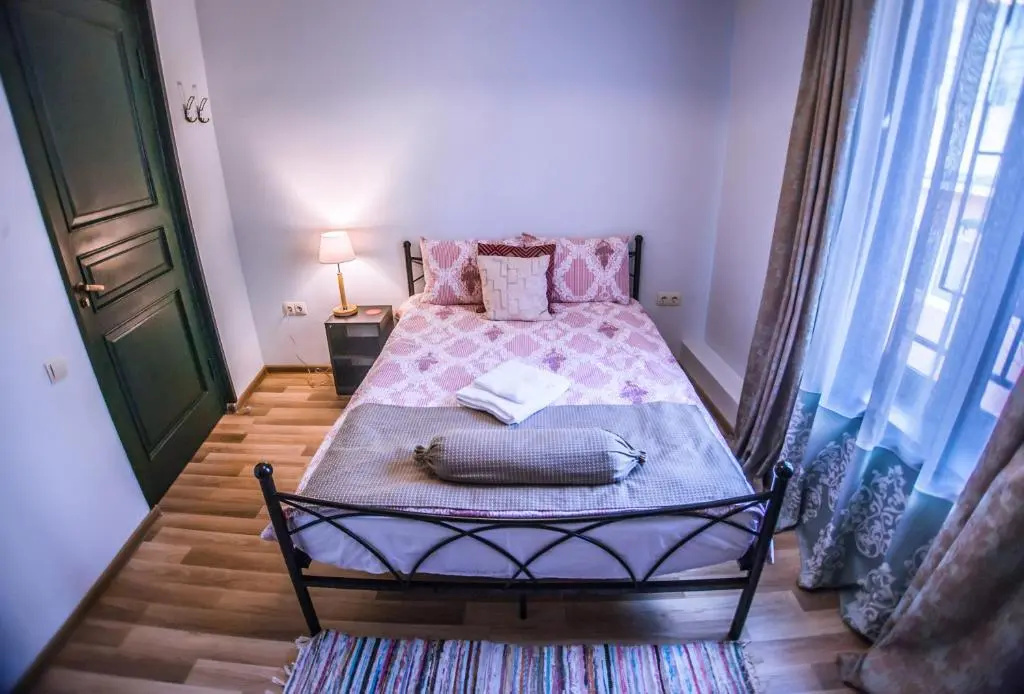 Economy room